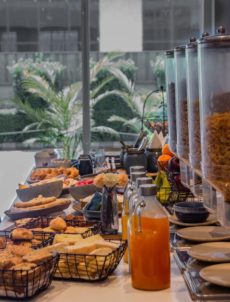 Holiday Inn Express Gurugram Sector 50 By Ihg Gurgaon Esterno foto