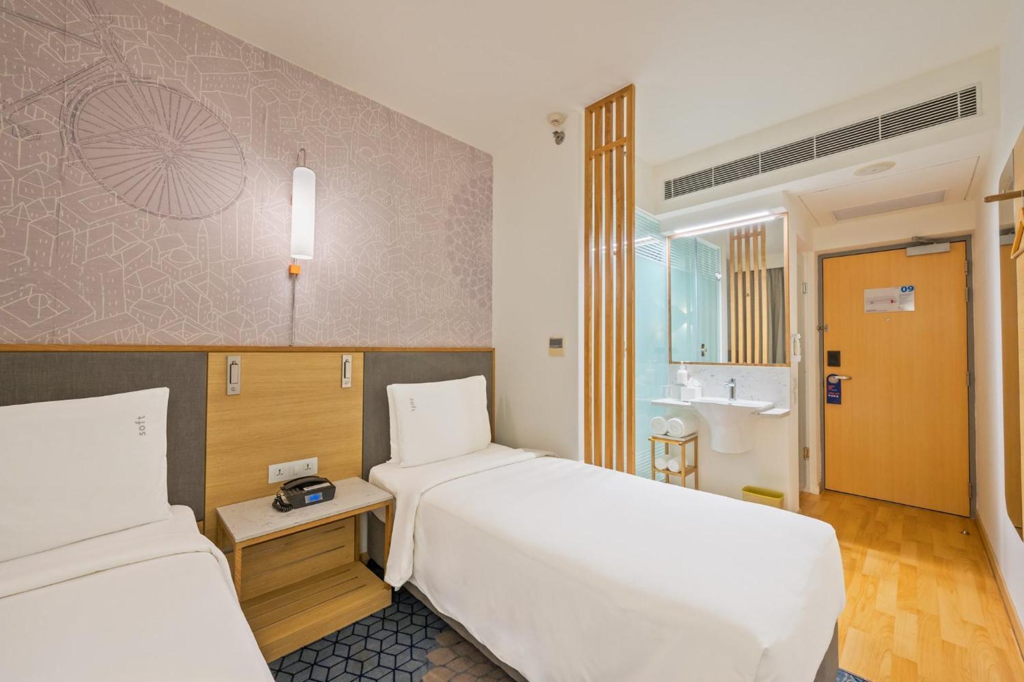 Holiday Inn Express Gurugram Sector 50 By Ihg Gurgaon Esterno foto