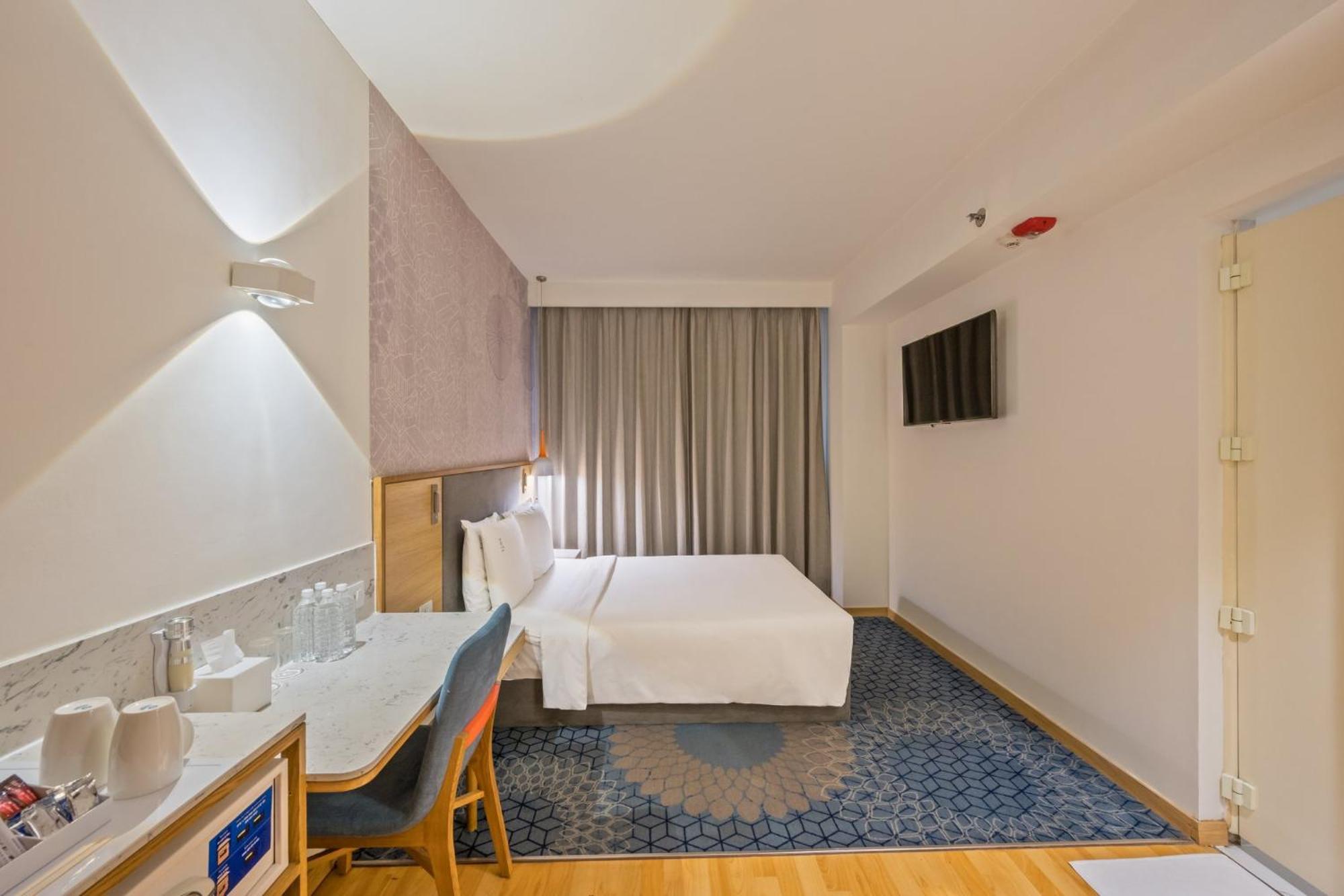 Holiday Inn Express Gurugram Sector 50 By Ihg Gurgaon Esterno foto