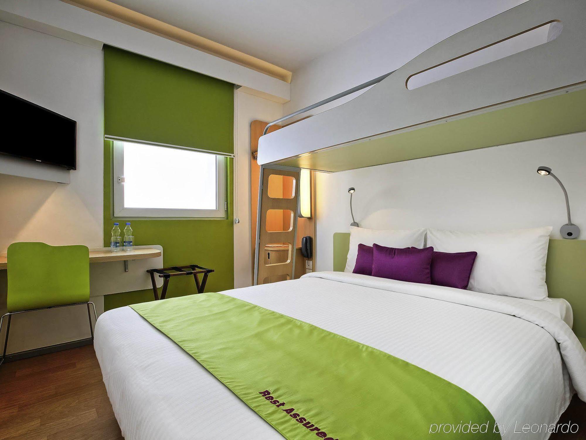 Holiday Inn Express Gurugram Sector 50, An Ihg Hotel Gurgaon Esterno foto