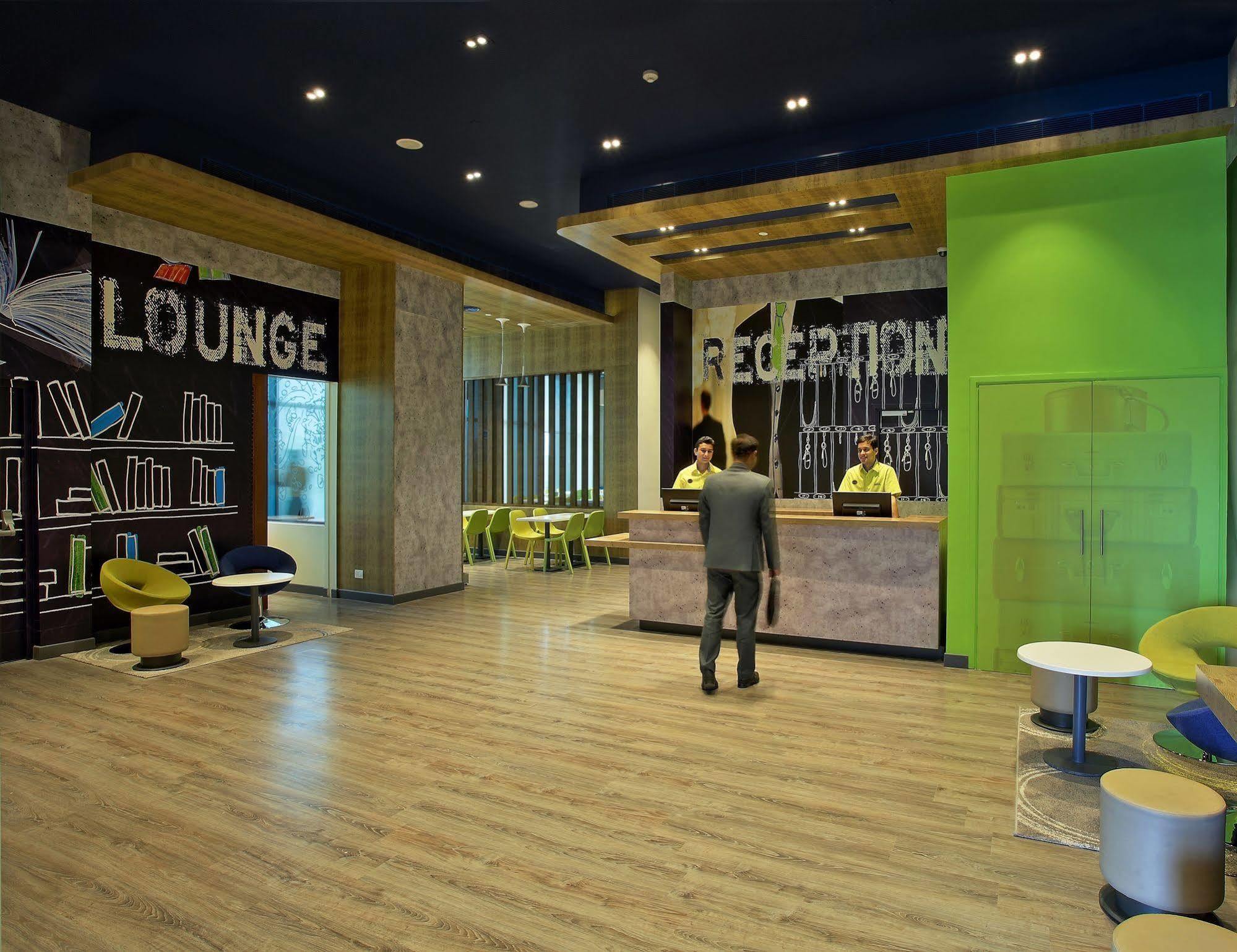 Holiday Inn Express Gurugram Sector 50, An Ihg Hotel Gurgaon Esterno foto